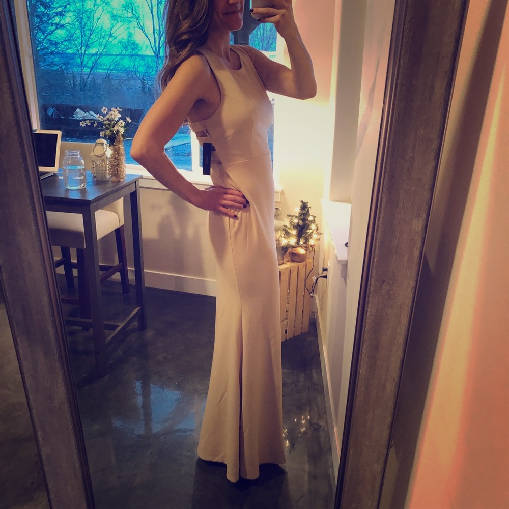 Long, chic brand new Lulu’s dress!